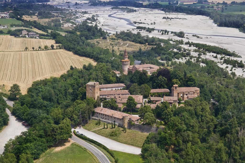 Hotel Torre Di San Martino Gazzola Di Rivalta ภายนอก รูปภาพ