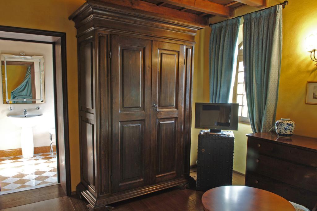 Hotel Torre Di San Martino Gazzola Di Rivalta ภายนอก รูปภาพ
